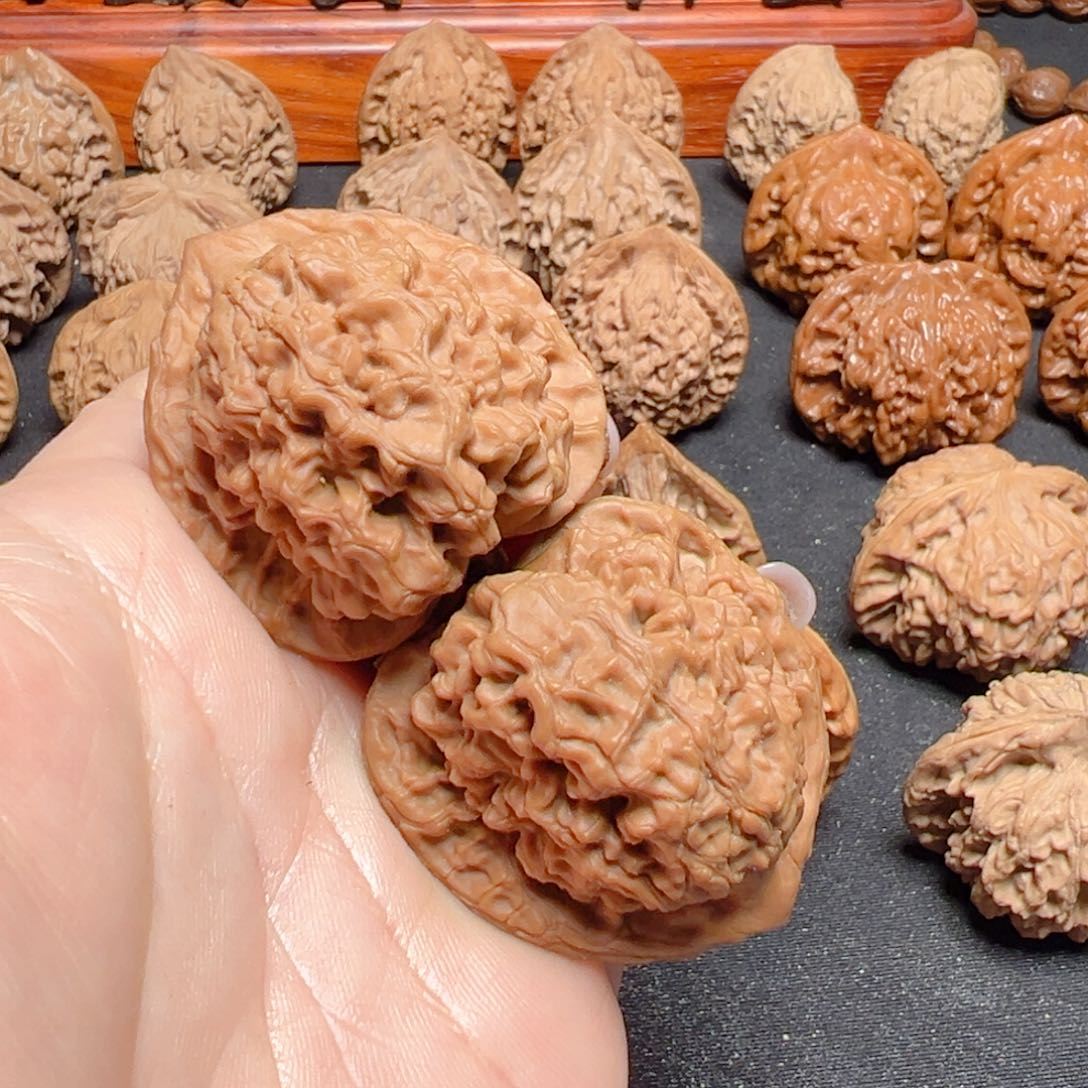 文玩核桃把件红钻37