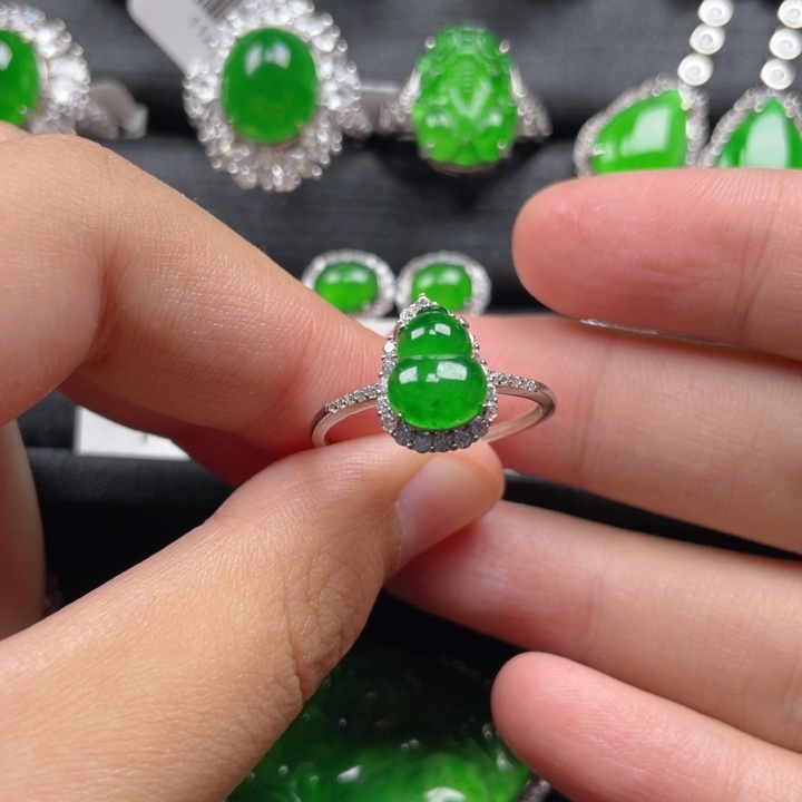翡翠戒指银S925镶嵌戒指