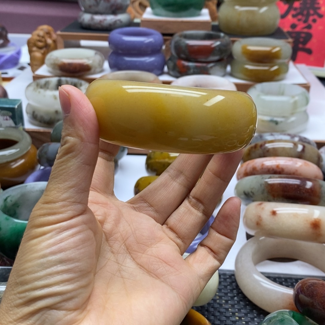 水***蓝石英岩玉手镯未镶嵌