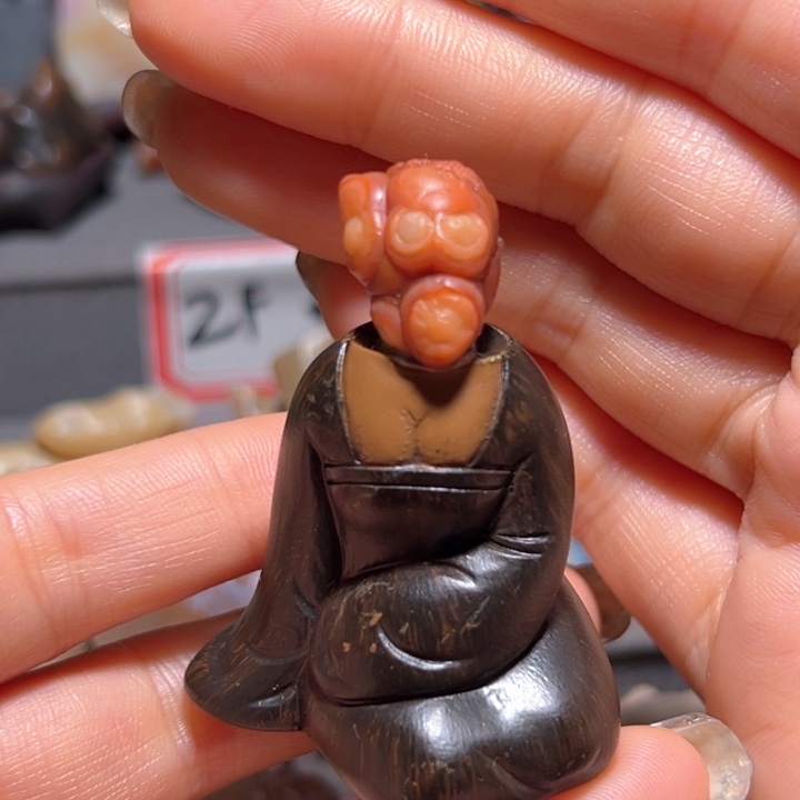 石材高浮雕红鱼籽美人