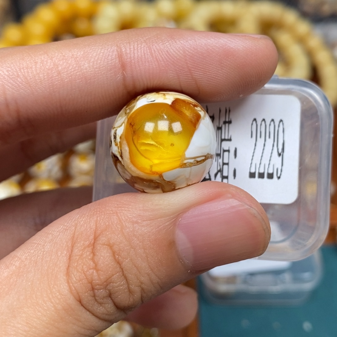 蜜蜡未镶嵌珠宝奇石2229