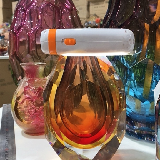 琉璃花瓶高16厘米口径3厘米