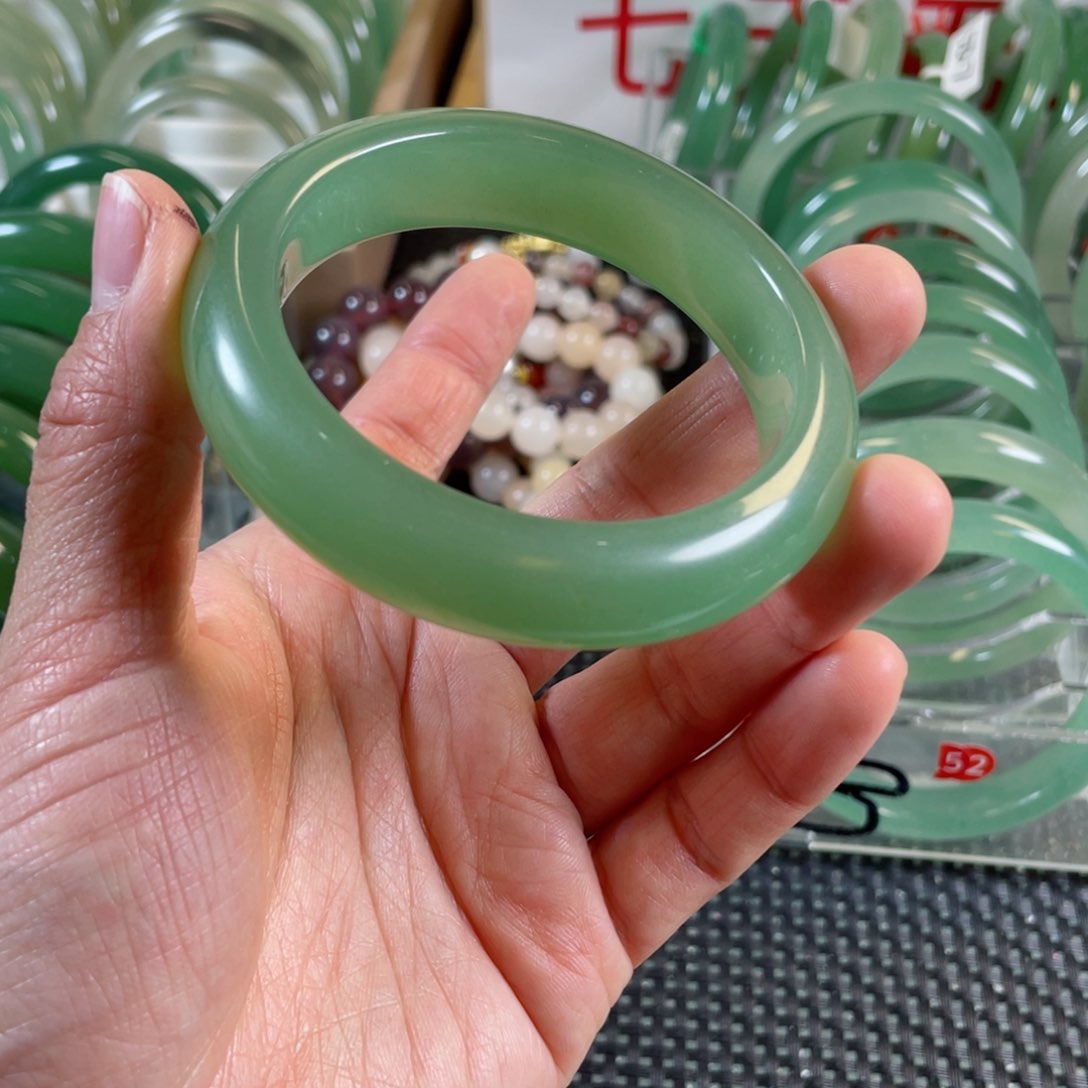 东陵石手镯未镶嵌