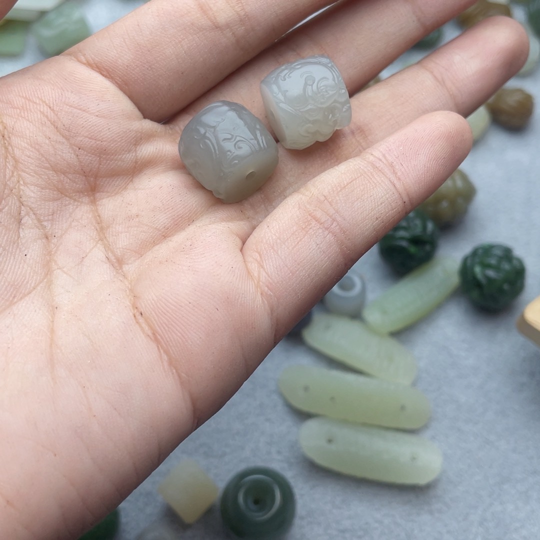 和田玉未镶嵌颈饰柠*水