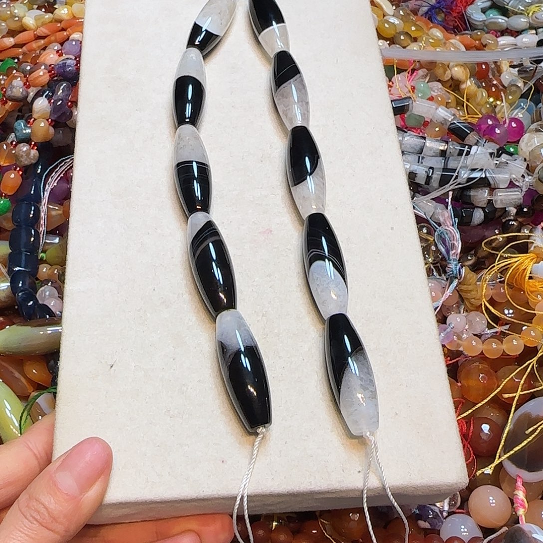 玛瑙/玉髓合金珠宝半成品玛瑙水晶共生一条天珠