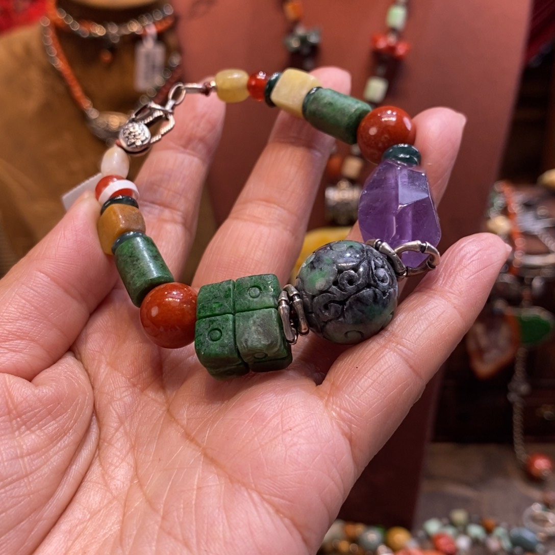 翡翠吊坠(赠链)未镶嵌