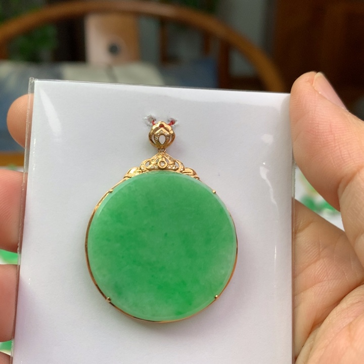 翡翠18K金镶嵌颈饰翡翠吊坠