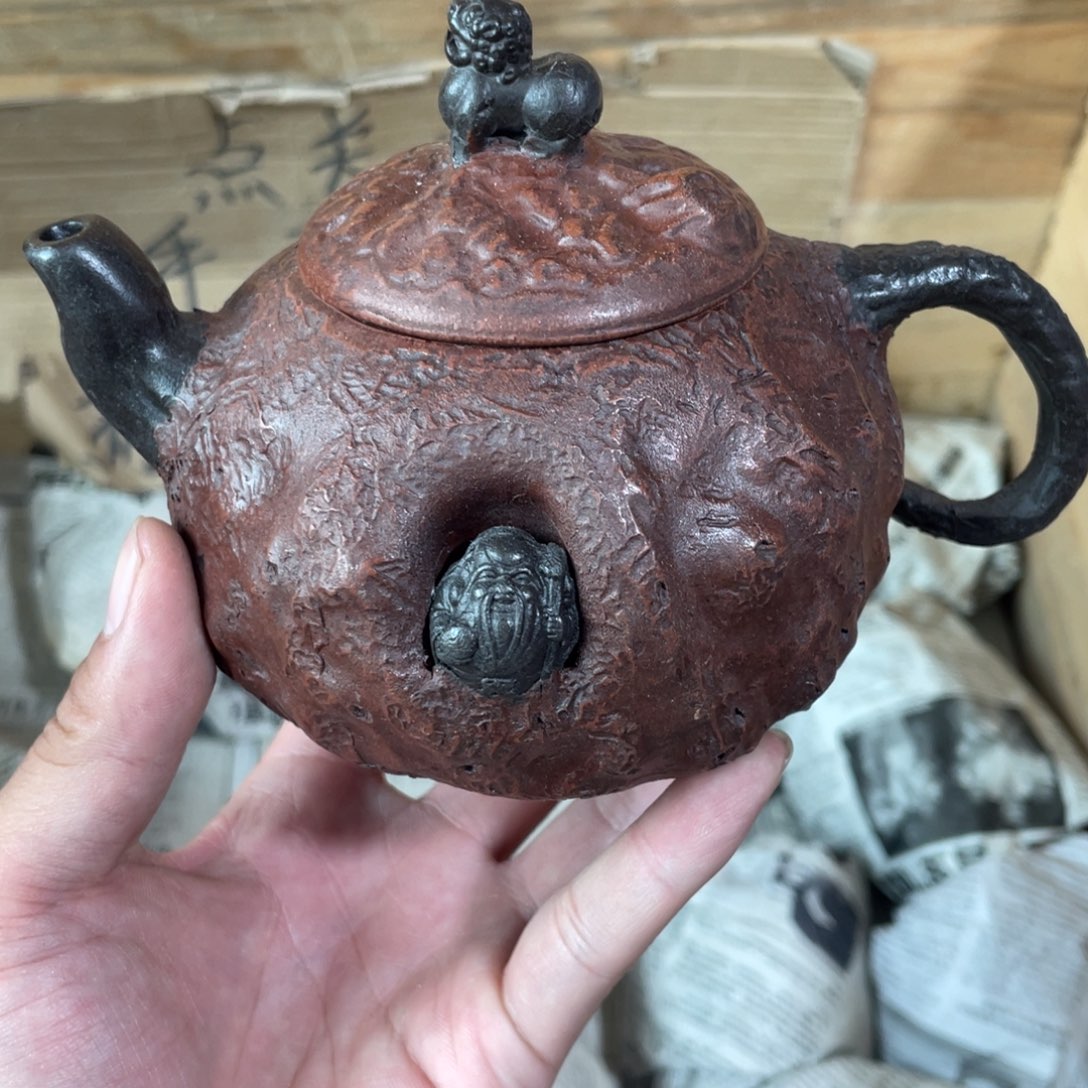 紫砂茶壶老厂紫砂壶一件。