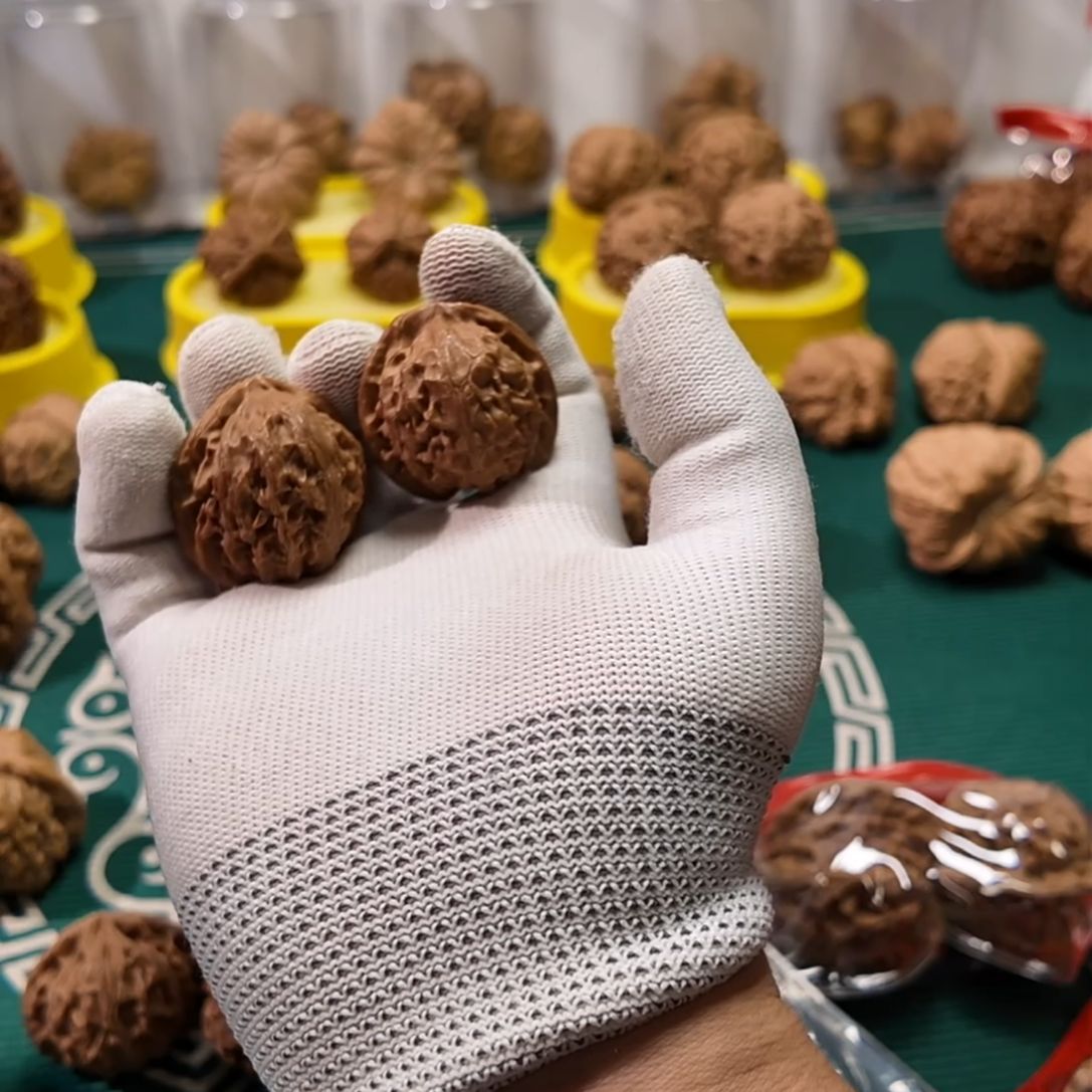 是***！把件文玩核桃全品无修宫灯