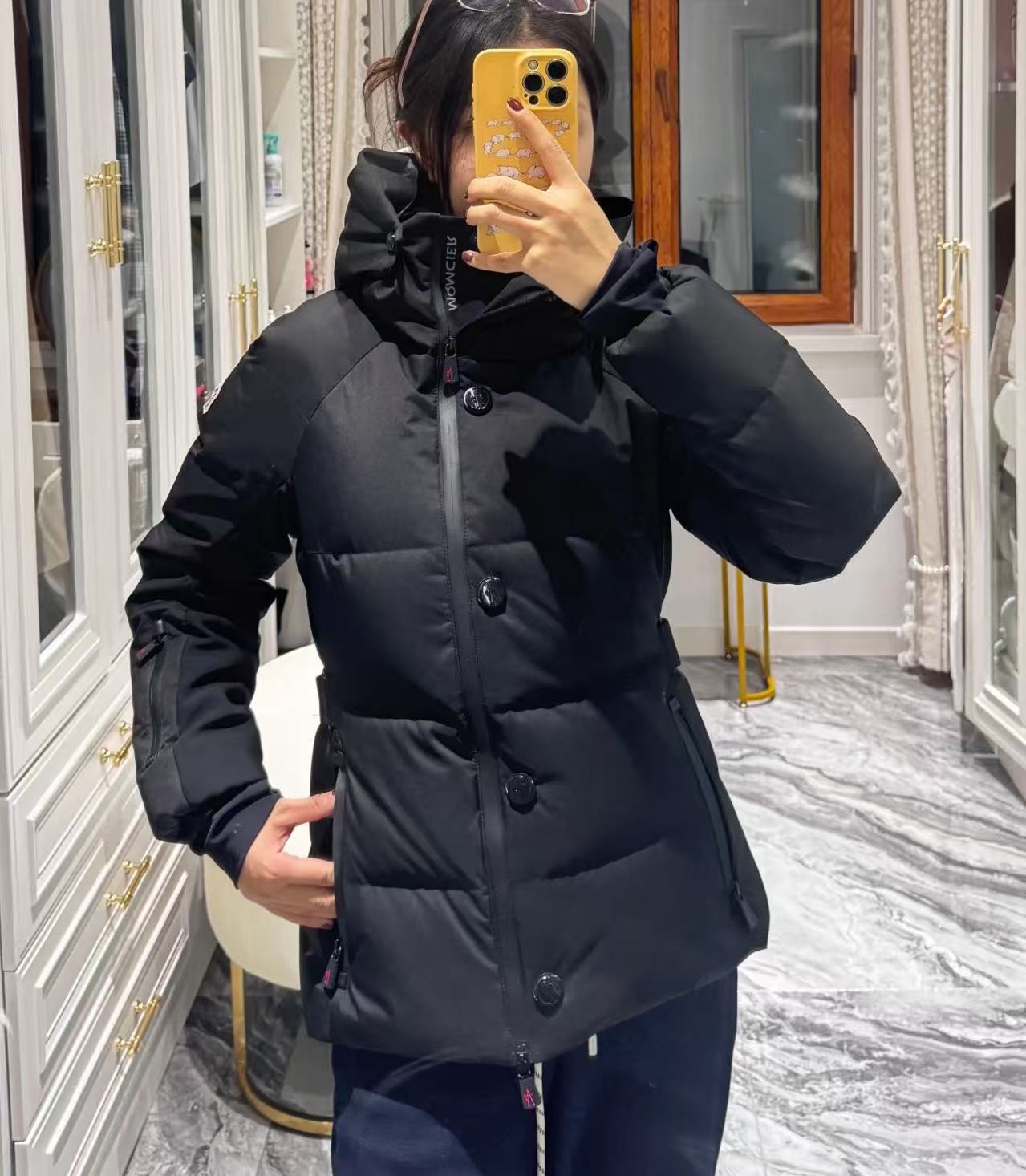 未使用 MONCLER 盟可睐蒙口/GG/guyane女士黑色羽绒服 福利款