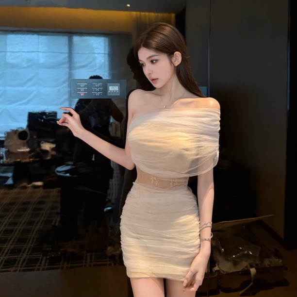 FAY【清冷女神】法式纯欲甜辣斜肩网纱修身显瘦包臀蕾丝连衣裙短裙