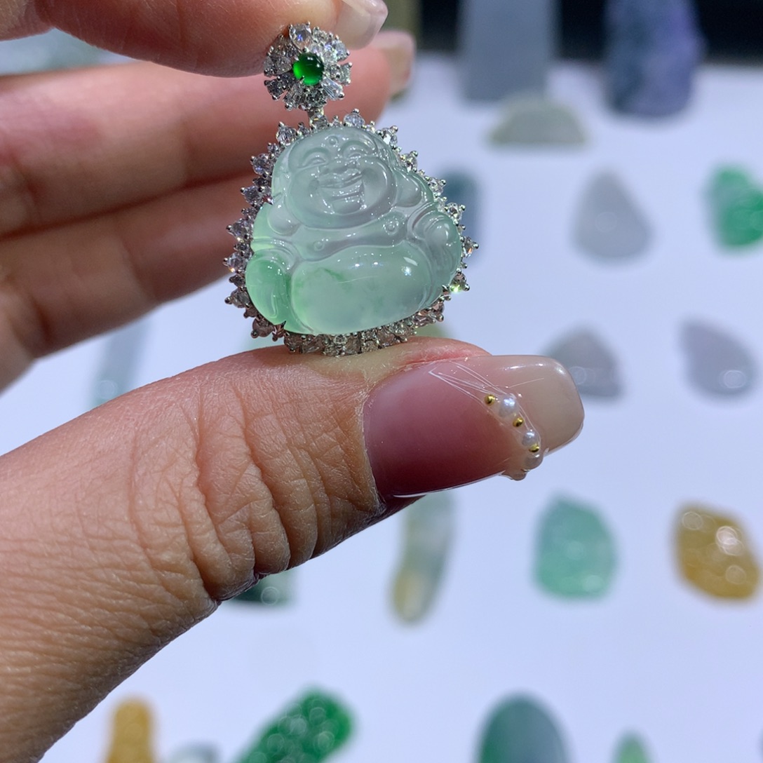 翡翠颈饰18K金镶嵌雨****伞佛公