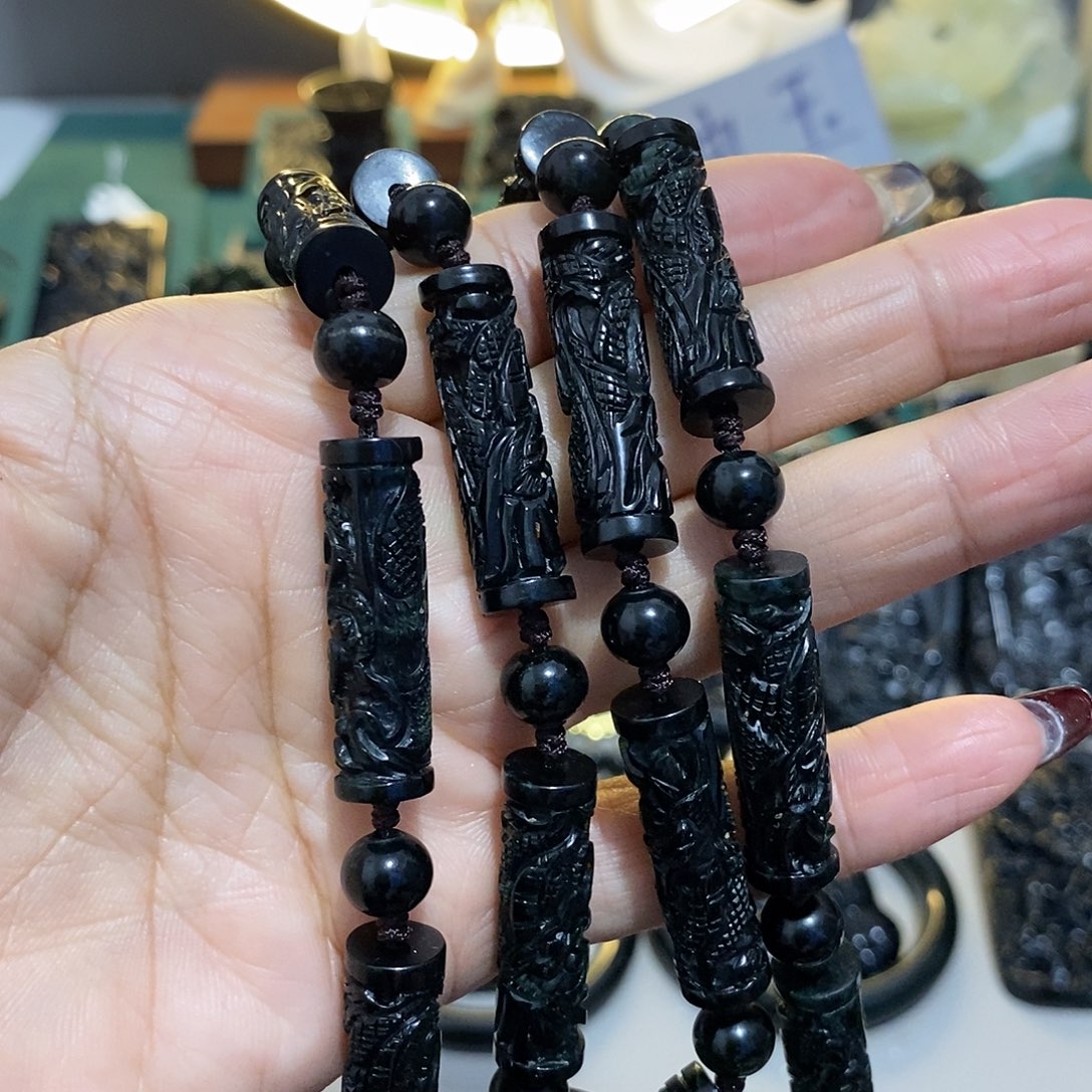 7***爷蛇纹石玉未镶嵌颈饰