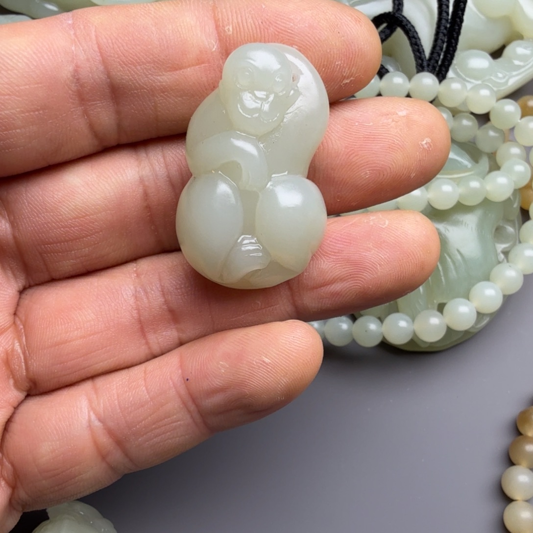 和田玉未镶嵌颈饰