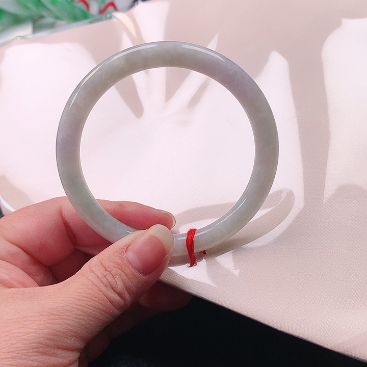 翡翠手镯未镶嵌翡翠083