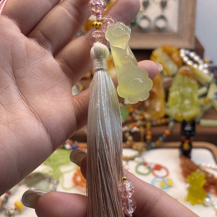 蛇纹石玉吊坠未镶嵌