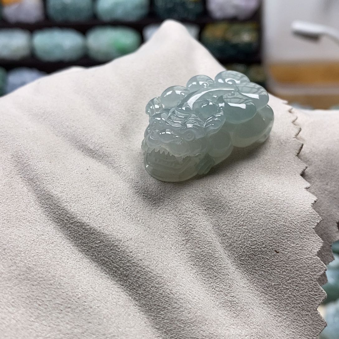 翡翠未镶嵌颈饰天然翡翠吊坠貔貅