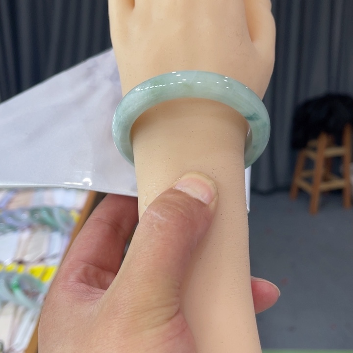 翡翠手镯未镶嵌纯天然缅甸翡翠A货