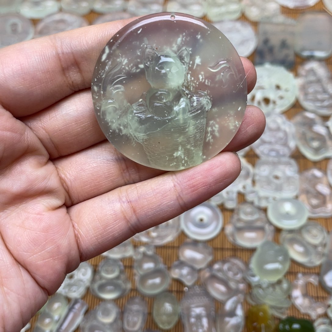 未镶嵌蛇纹石玉颈饰