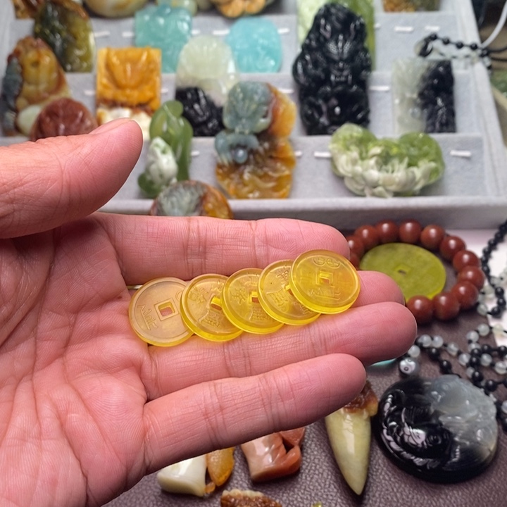 下***福蛇纹石玉未镶嵌颈饰