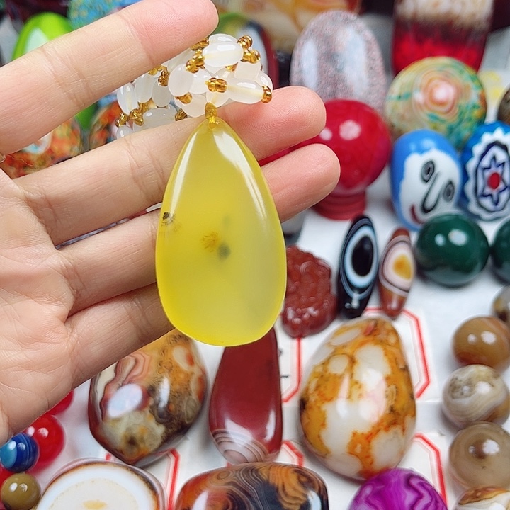 玛瑙/玉髓未镶嵌珠宝奇石