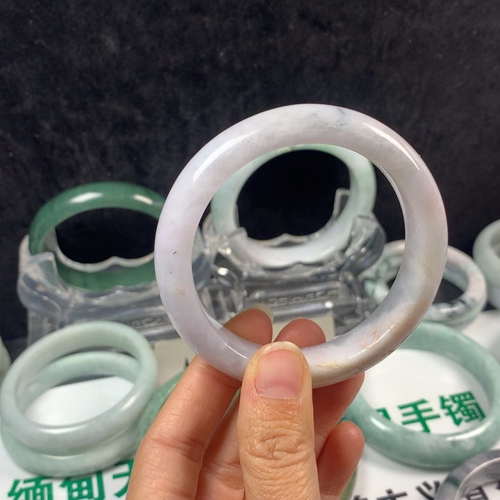 翡翠未镶嵌手镯13号。 56圈