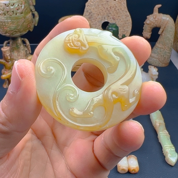 顺***水和田玉（糖玉）未镶嵌颈饰