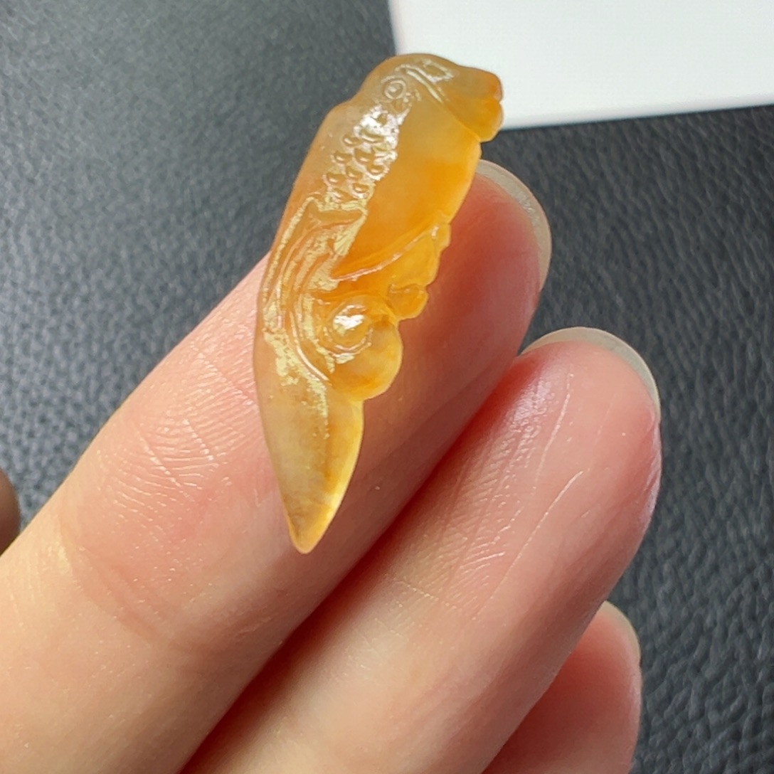 未镶嵌定制翡翠冰黄鹦鹉