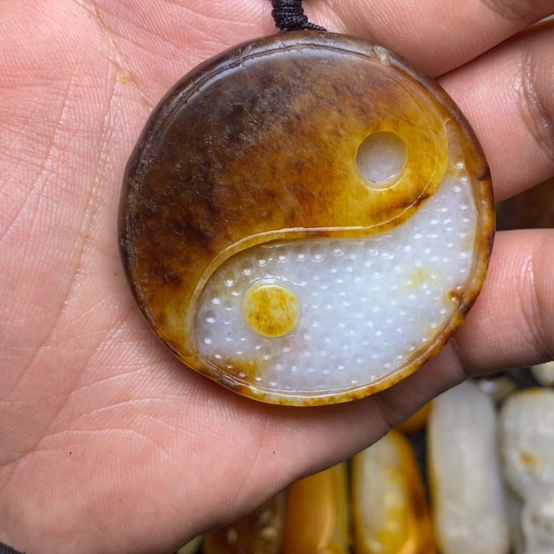 开***乐和田玉未镶嵌颈饰