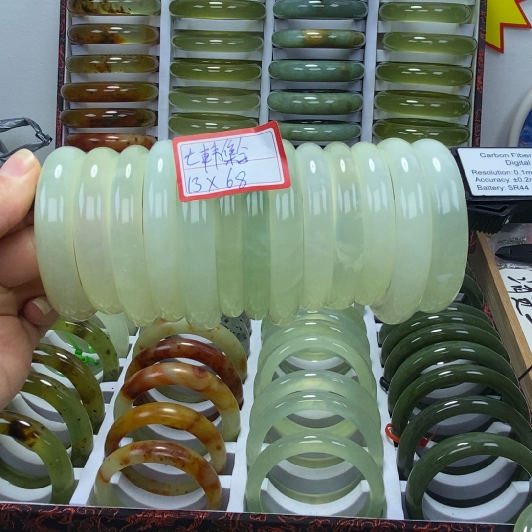 七***店蛇纹石玉未镶嵌手镯