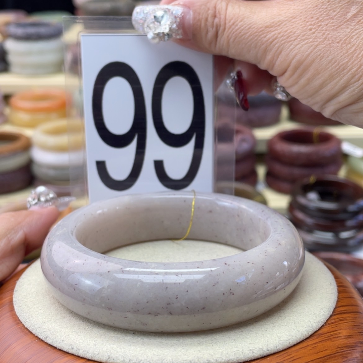 【闪购商品】石英质玉手镯未镶嵌