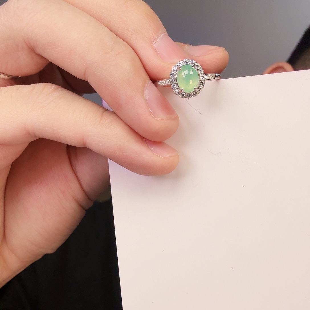 翡翠颈饰银S925镶嵌一件