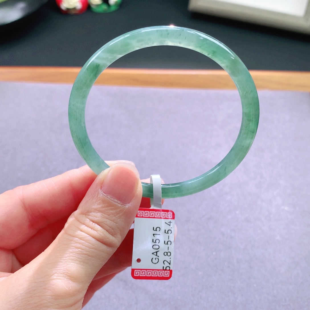 翡翠手镯未镶嵌天然翡翠手镯