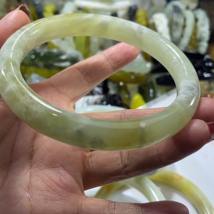 岫玉未镶嵌手镯手镯