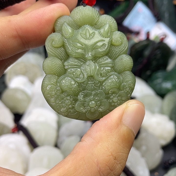 颈饰未镶嵌和田玉