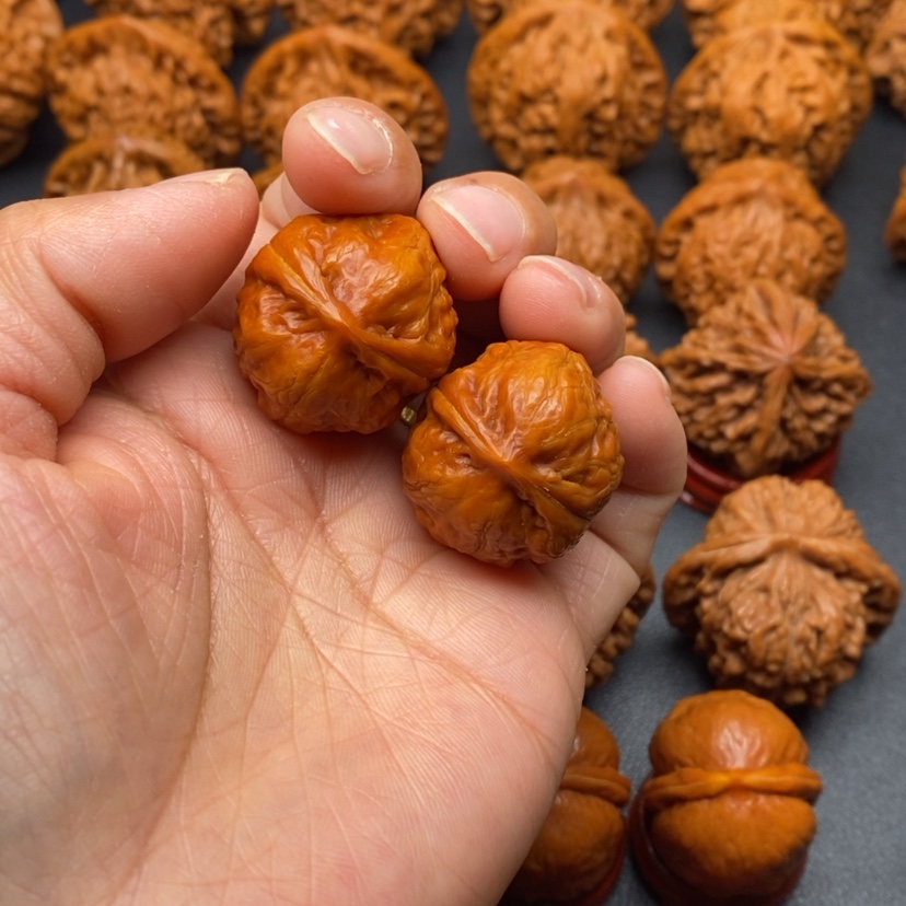 【闪购商品】文玩核桃把件锦鲤