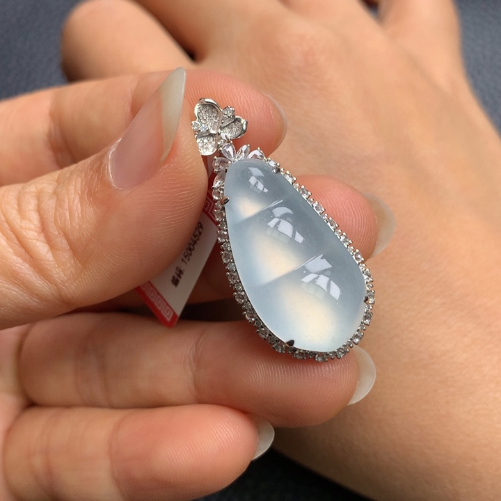 翡翠吊坠(不含链)18K金镶嵌