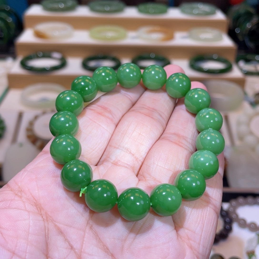 和田玉收藏级碧玉阳绿手串卡12未镶嵌