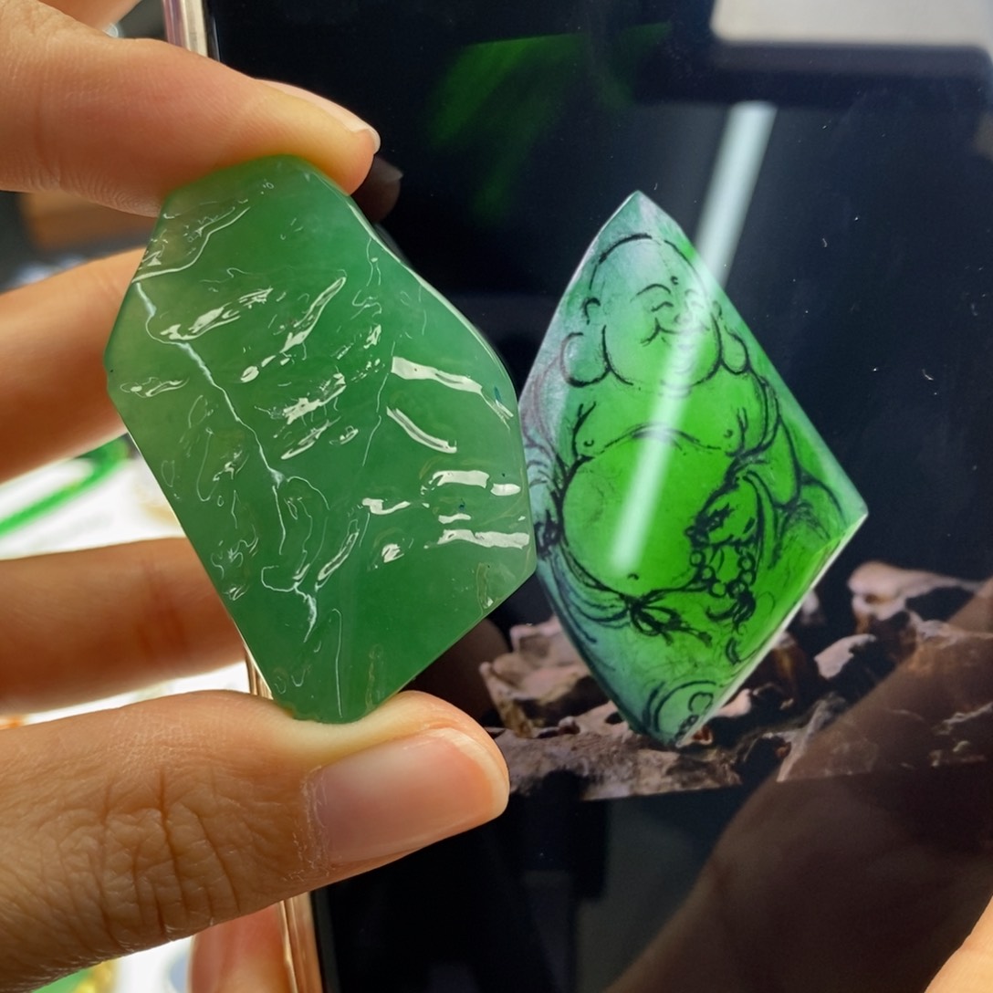 定制翡翠未镶嵌   可云逍遥佛