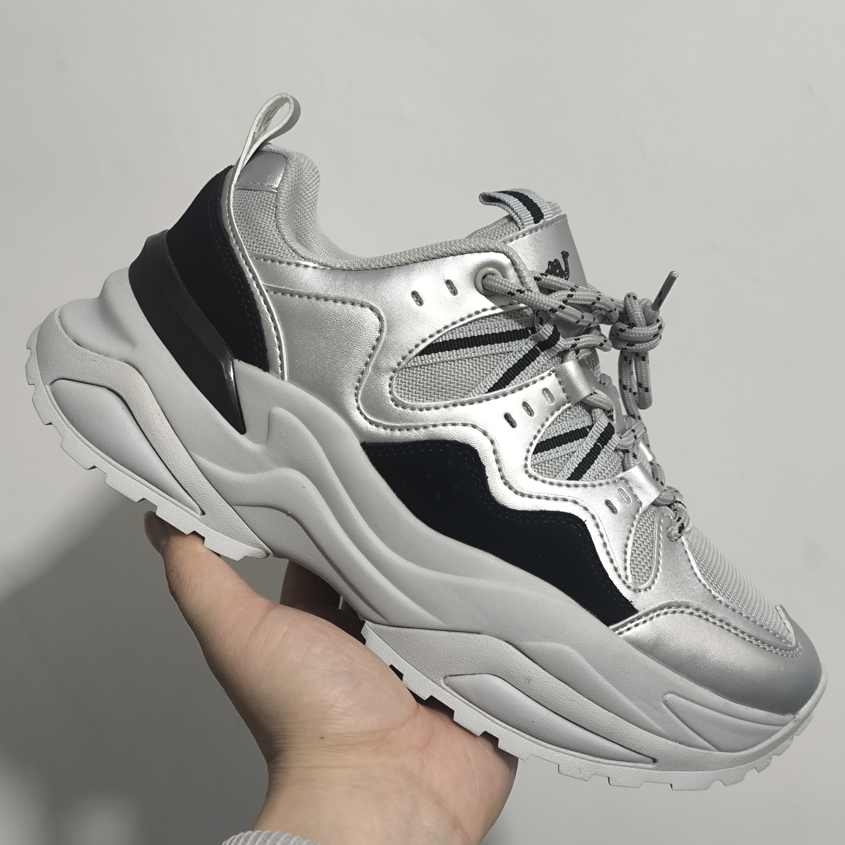 079 41码运动鞋默认微瑕，看图自己拍