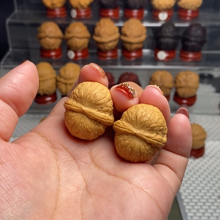 文玩核桃把件粗筋小铁锤12