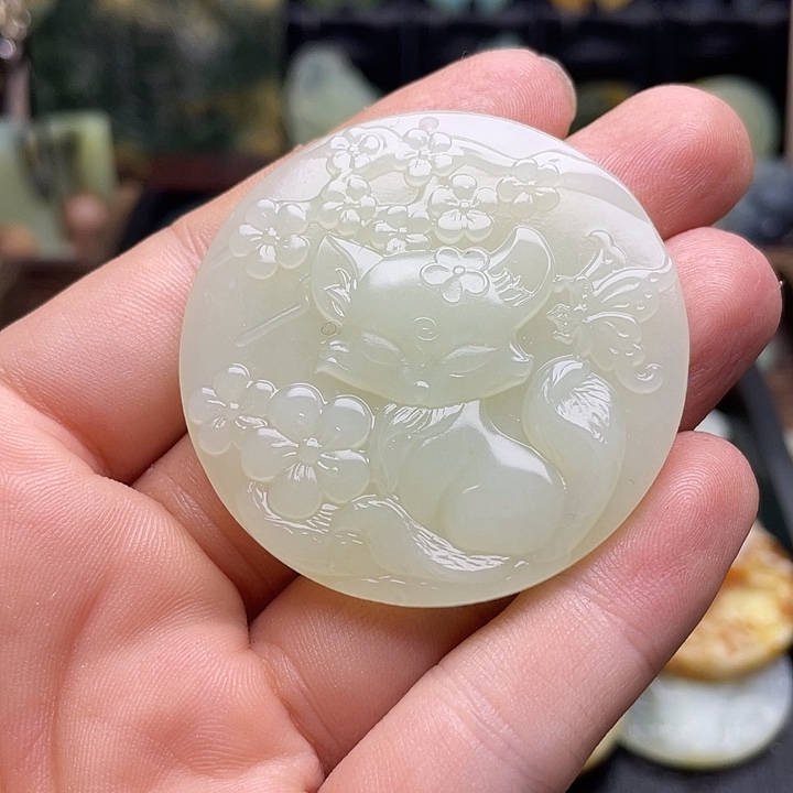 蛇纹石玉挂件足银镀金镶嵌