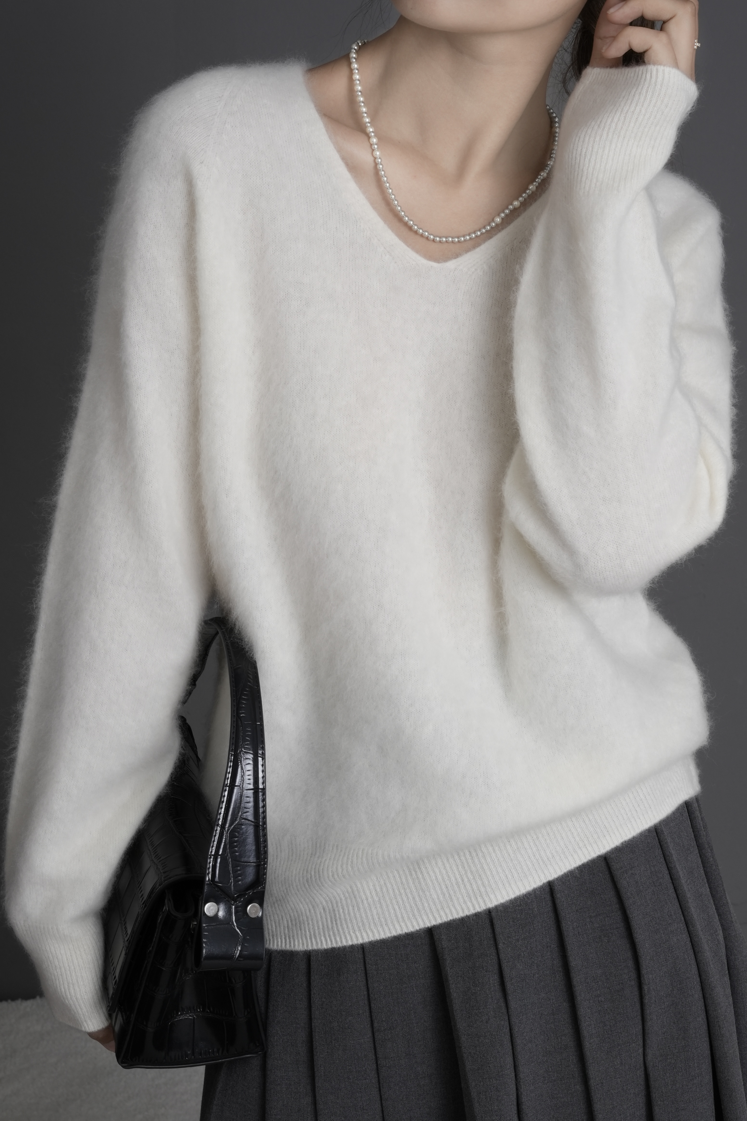 （暖冬之恋）冬季羊毛保暖显瘦纯色时尚宽松长袖针织衫V领毛衣