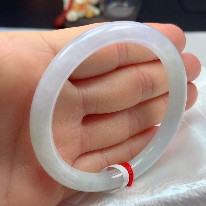 翡翠手镯未镶嵌52圈