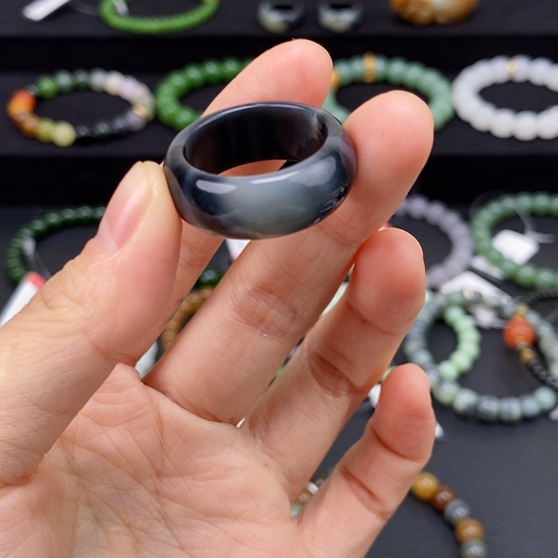 墨***行和田玉未镶嵌手链