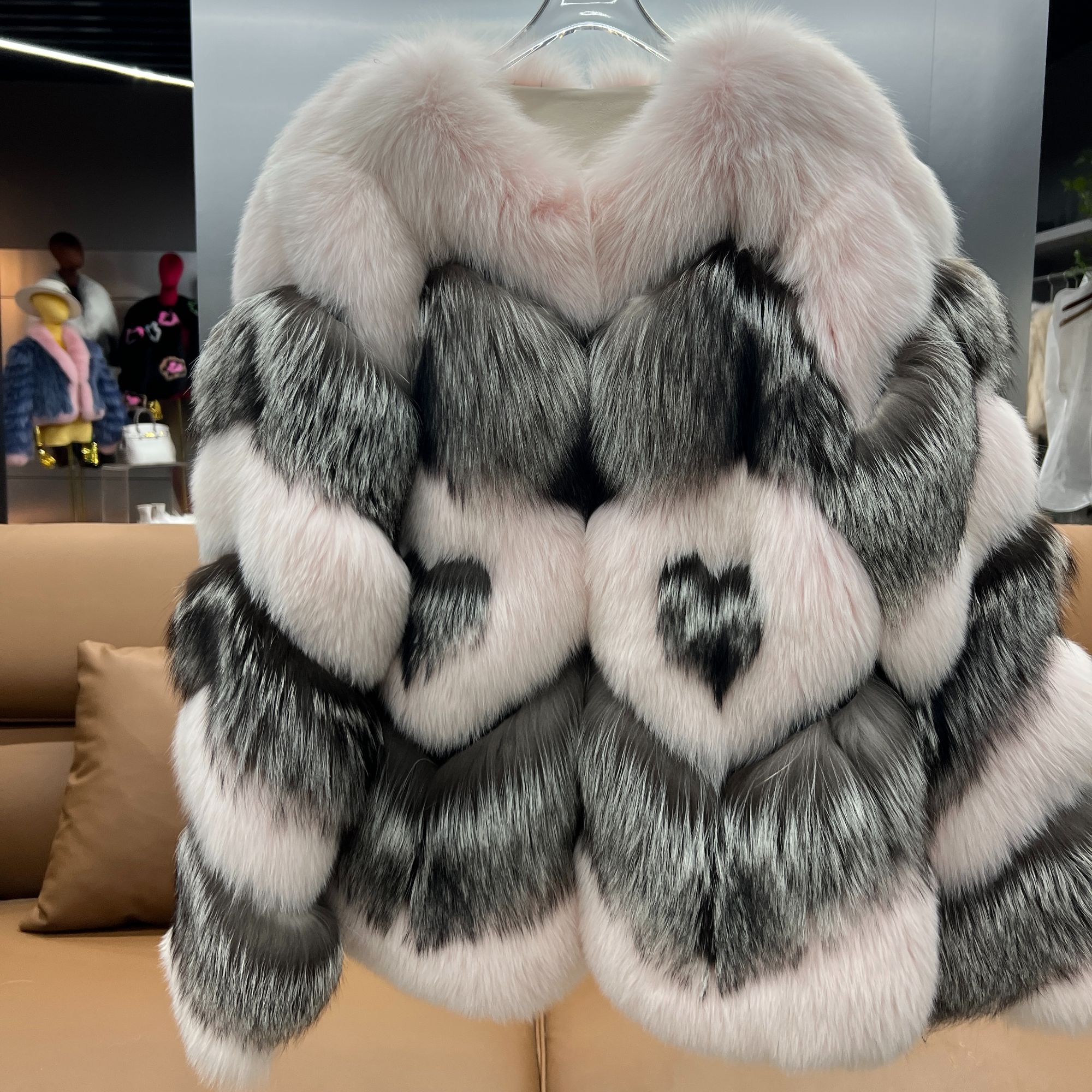 薇薇安原创皮草厚款女皮草轻奢毛韩版百搭保暖加厚v22928sm YY