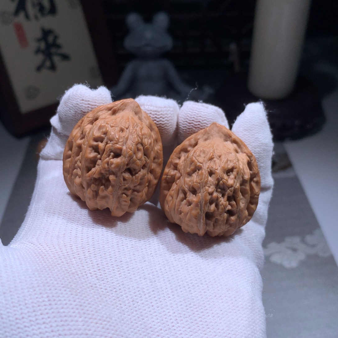 文玩核桃把件赤龙鸡心