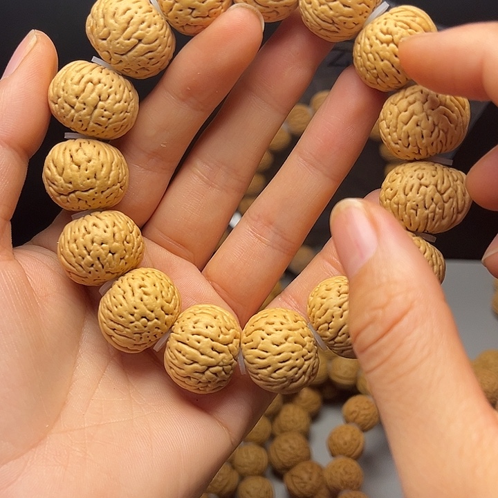 春***岸桃核吊坠桃核手串