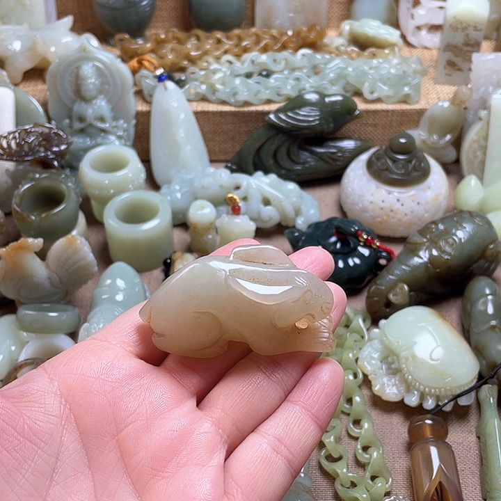 和田玉颈饰未镶嵌