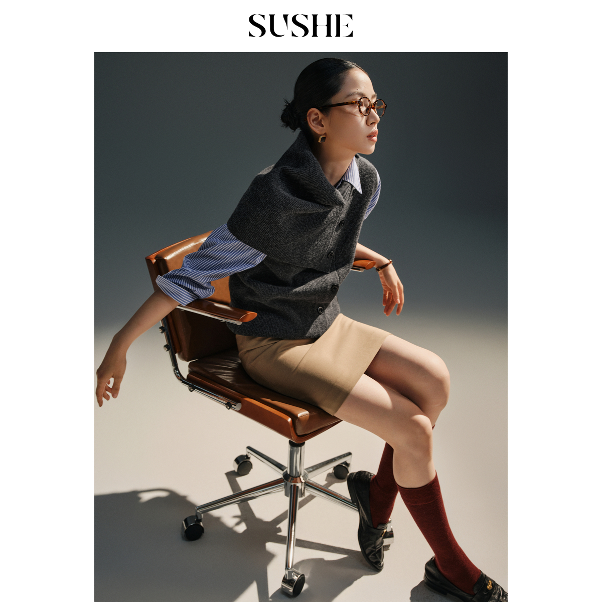 束皙SUSHE 影迭 静奢风 软糯羊毛造型扣可拆卸围脖领针织保暖马甲